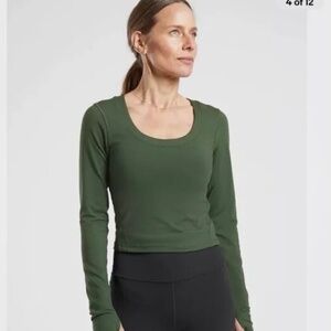 Athleta Top Women’s S Small Shanti Crop Long Sleeve Dark Green Scoop Neck